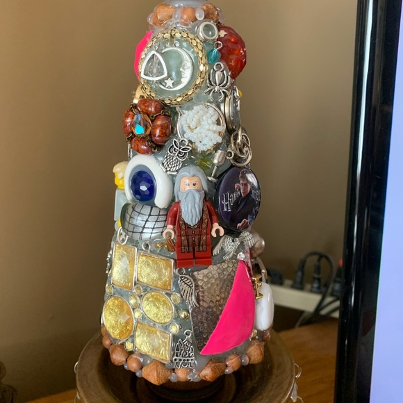 (SOLD!) Harry Potter Junkdrawer Tree Decoration - Picture 6 of 11